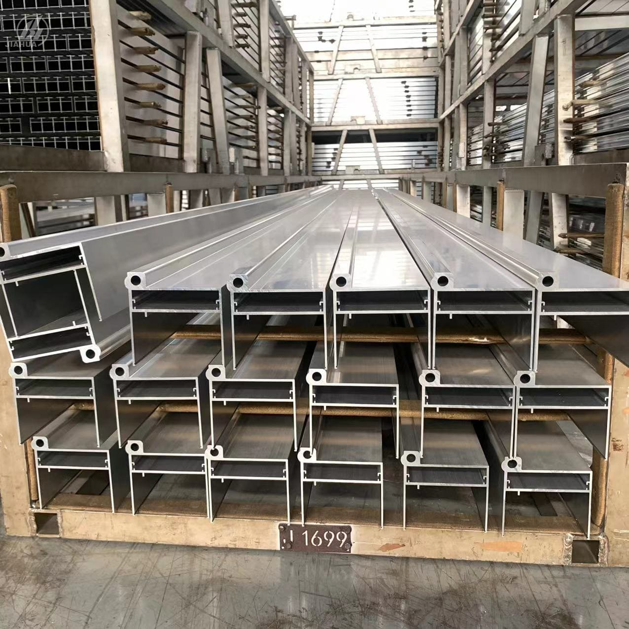 Good Price Powder Coated Aluminum Profile for Doors Windows and